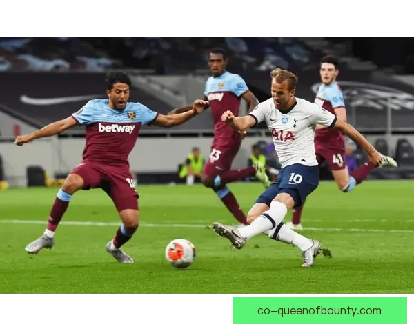曼城3-1胜西汉姆联锁定英超冠军 完美收官捧起队史第五座奖杯
